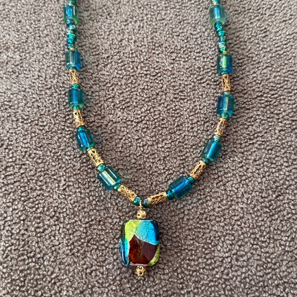 unmarked Jewelry - Colorful Turquoise Beaded Pendant Magnetic Closure Necklace 21” (TD)